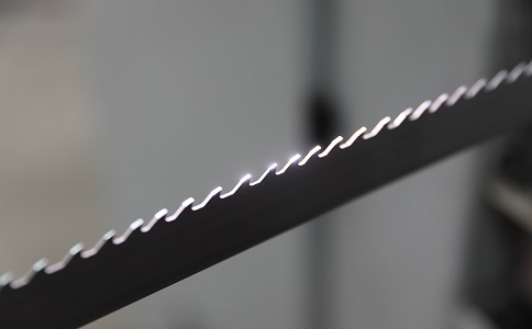 石柱双金属带锯条产生切削噪音的原因具体有哪些？